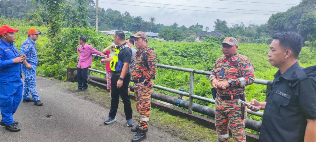 搜救队由数十名警员、消拯员、民防部队及热心民众组成,持续搜寻黄凯星下落。