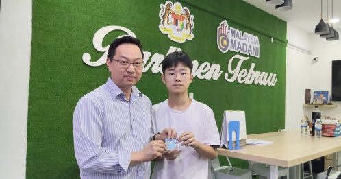 潘伟斯助跟进一年 无国籍少年获公民权