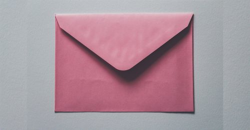 女子捡到红包 称忘交给警 法官判她有罪 罚款缓刑