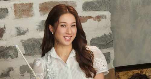 分享育儿崩溃瞬间 锺嘉欣：3个孩子同时叫我