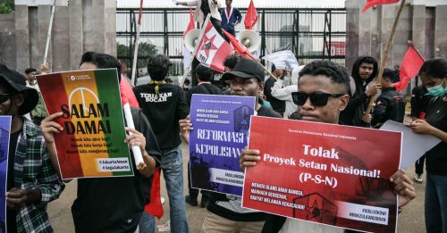 印尼民众继续上街示威 要求与议员直接对话