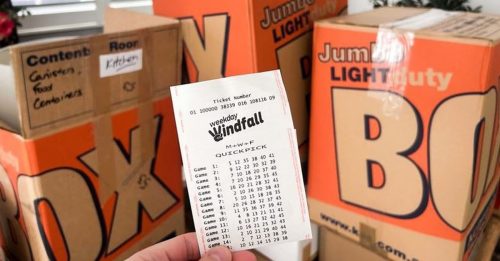 家中意外捡回彩票 男子才知成了百万富翁