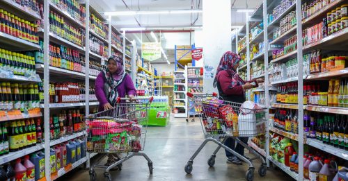 国人勒紧腰带过日子 零售业生意比预期更糟！