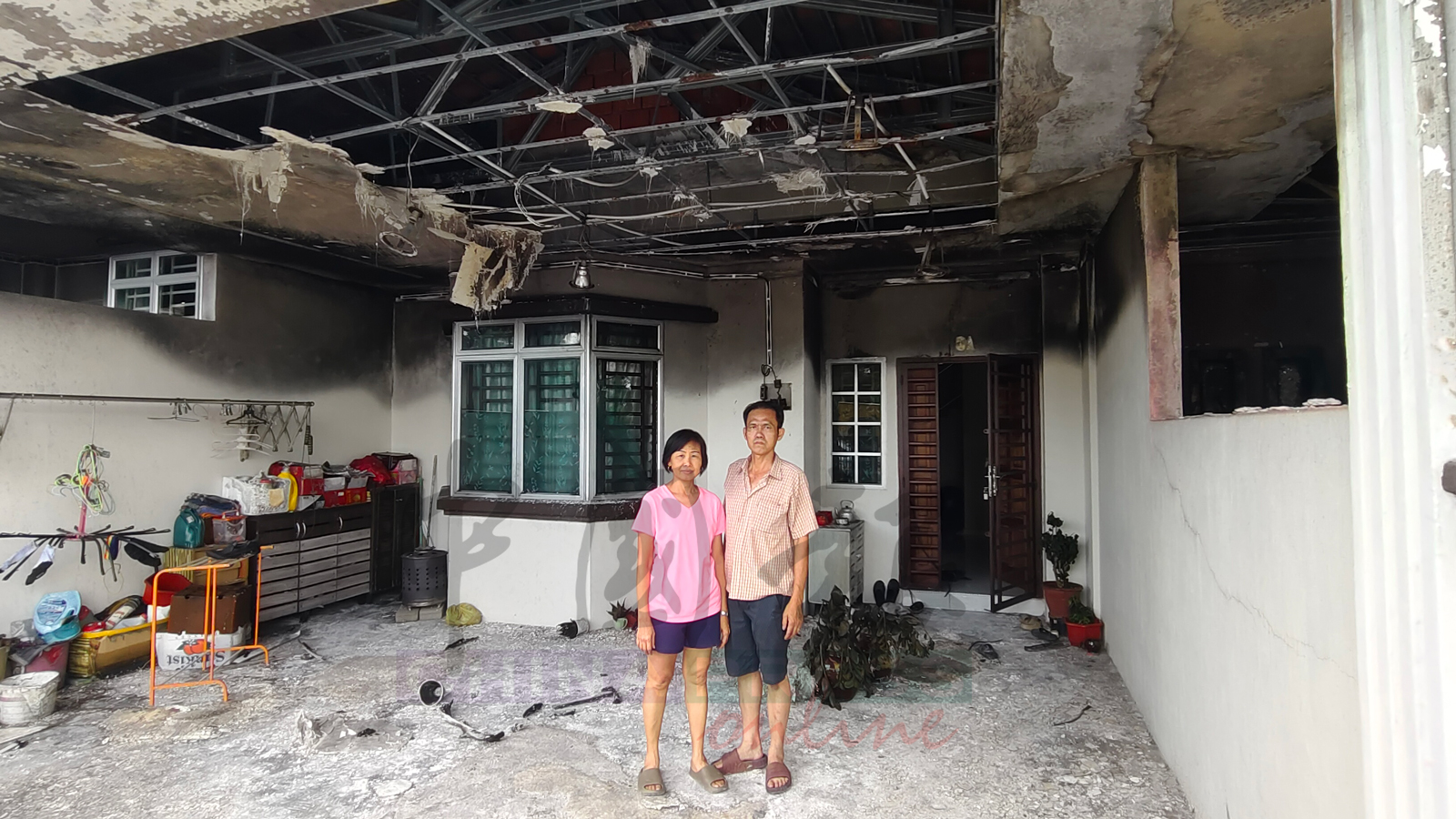 大火迅速蔓延，林先生夫妇住家的庭院也遭殃。