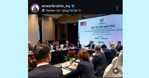 访华行程BGM放《情非得已》 安华鼓励汤小康继续创作