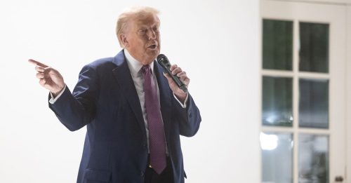 特朗普掌握筹码施压中国 俄称准备好 向华供应飞机零件