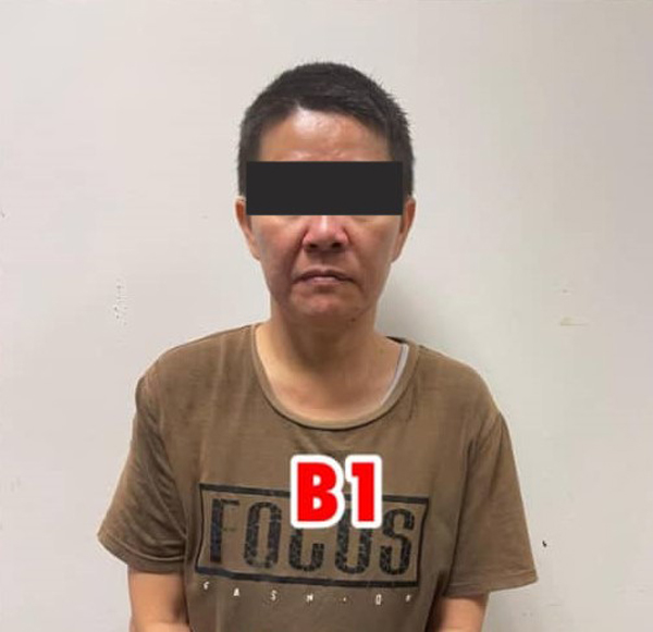 警方逮捕涉嫌纵火的本地妇女。
