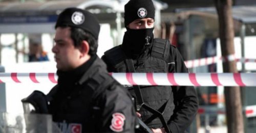 土耳其警局发生枪击案 警察2死1伤枪手16岁！