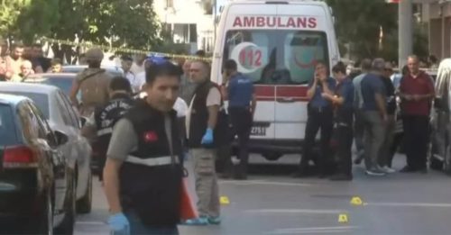 土耳其16岁少年闯警局 开枪射警2死2伤