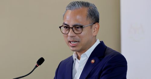 财案及东盟峰会近在眉睫 安华暂停正副部长外访