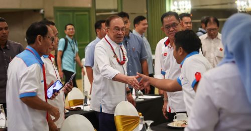 首相：虽有安全隐忧 液化气出口正常运作