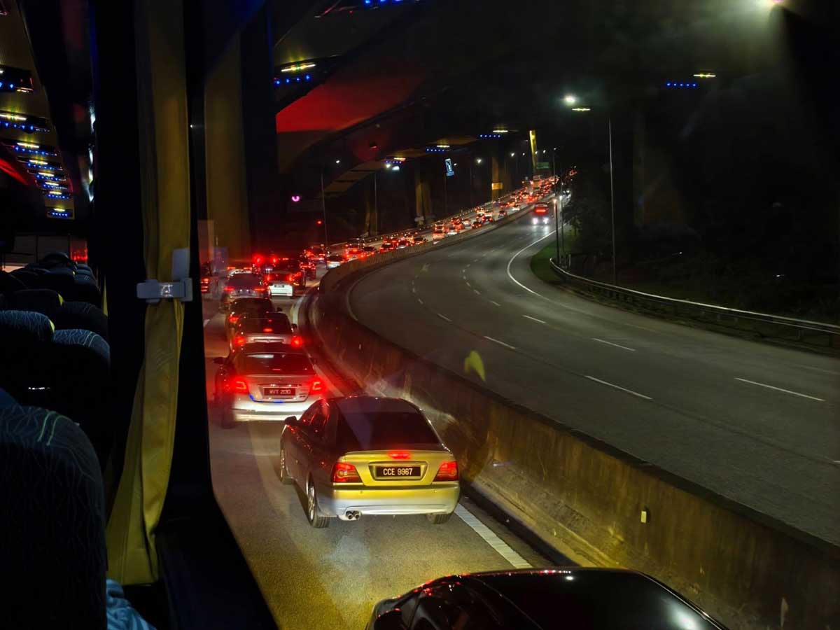 李方仁贴文体会到游子，使用长时间回乡的心情。