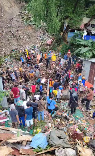 消拯员赶往现场展开救援行动。