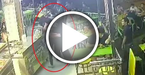 违规烟客挑衅孕妇 餐馆爆发肢体冲突