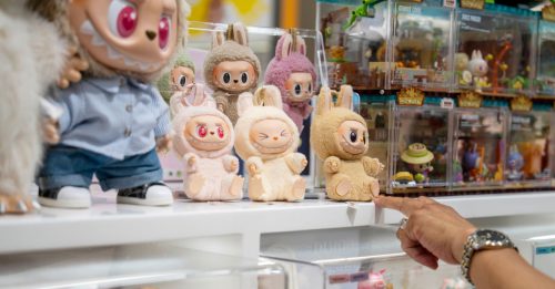 泡泡玛特股价大跌 成败皆因Labubu？