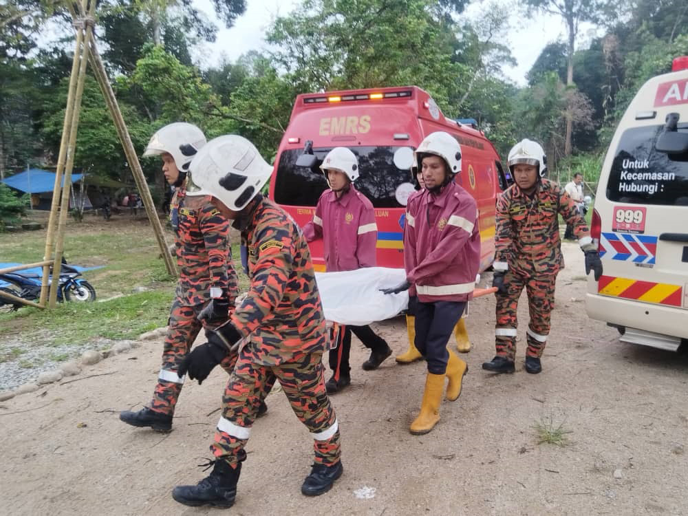 死者遗体被移出后，交由警方送往医院太平间。