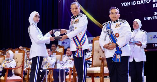 942大学志愿警察“毕业” 当警长 也当警队大使