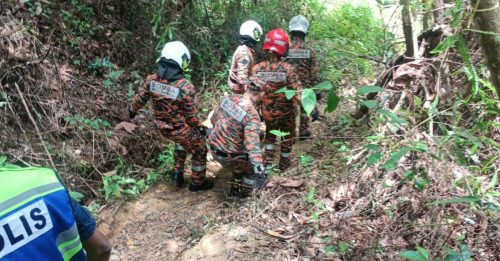从瀑布坠下 17岁少年身亡