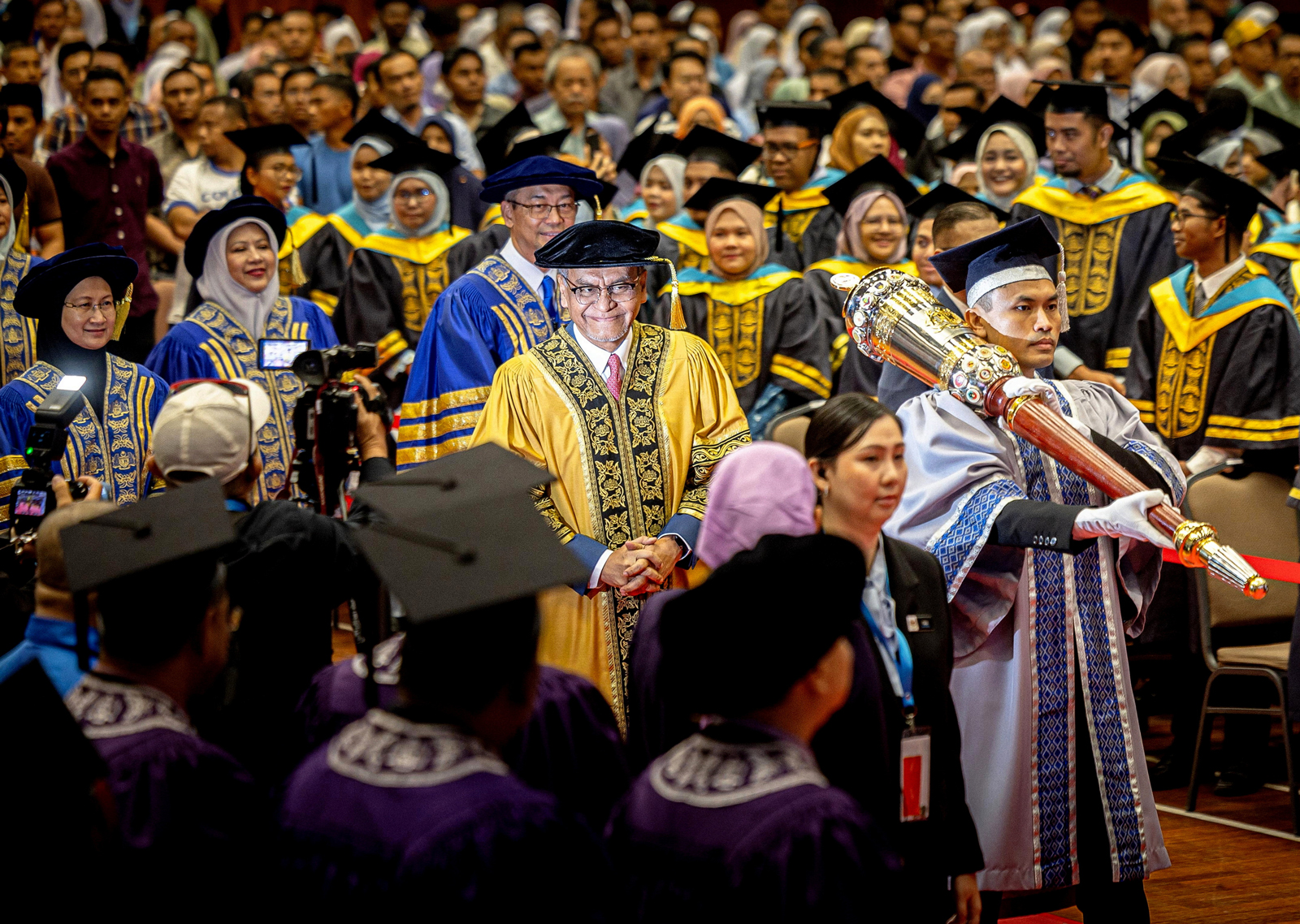 祖基菲里阿末出席红毛丹卫生部医疗培训学院毕业典礼。