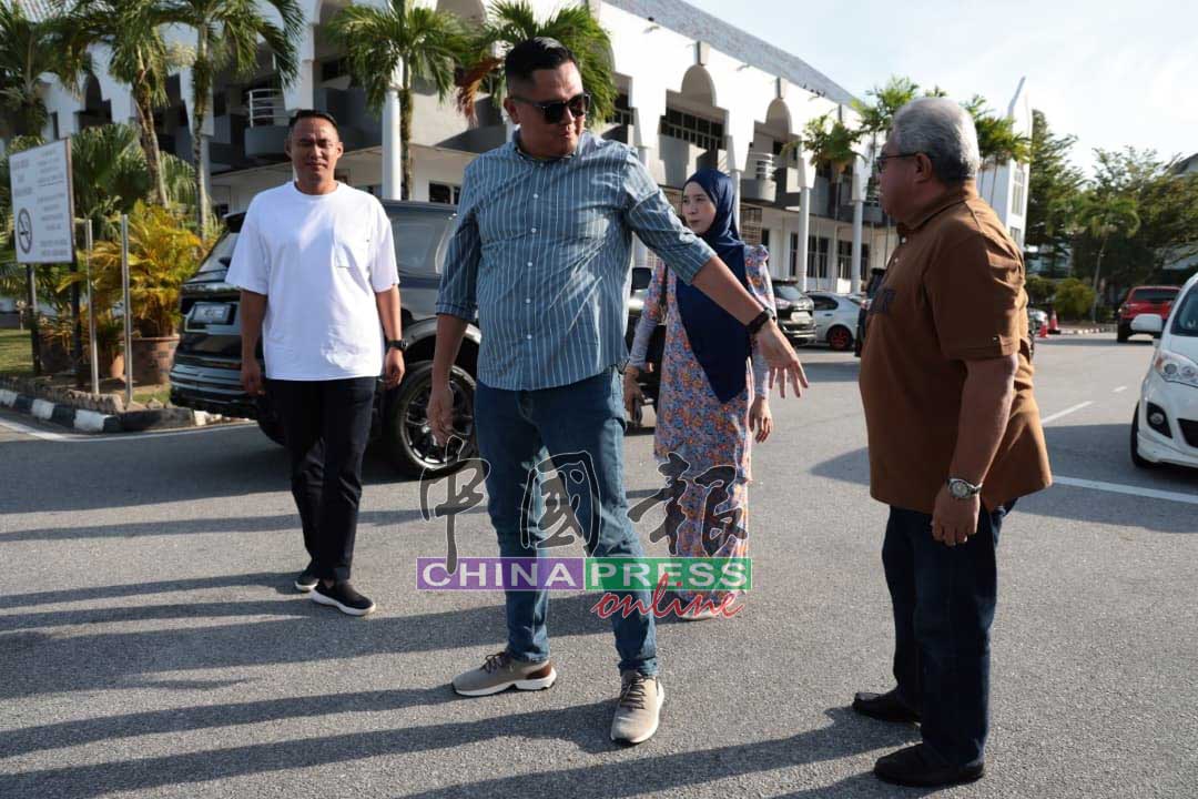 阿克马案过堂 庭外不复热闹