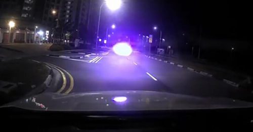 “紫色闪电球”引恐慌 原来是电子钱包搞宣传