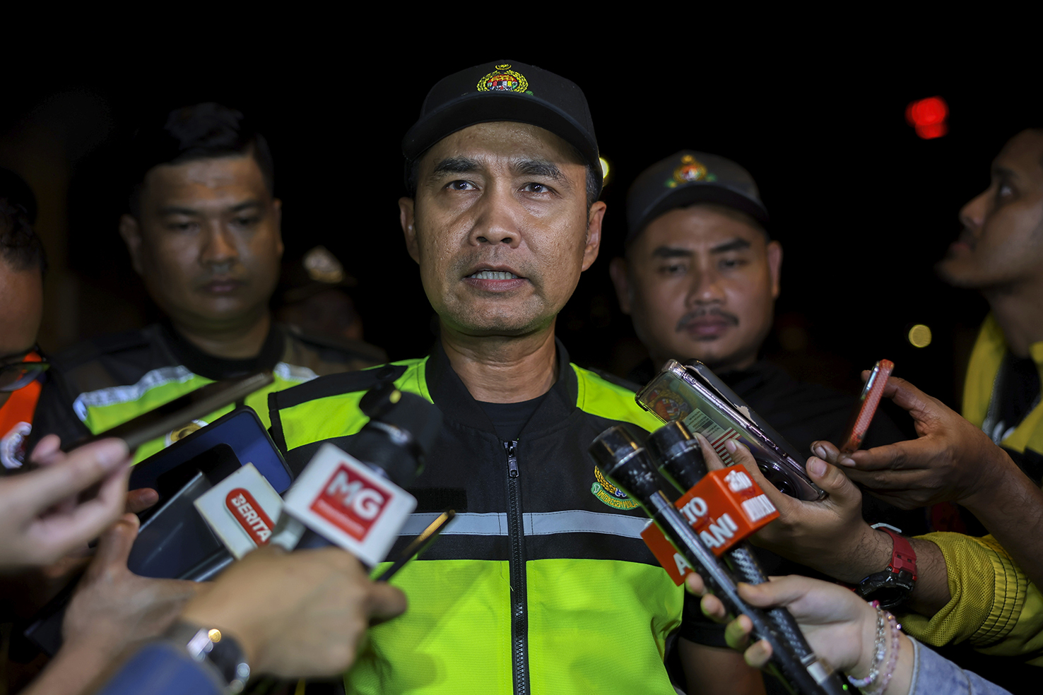 万莫哈末绍比。