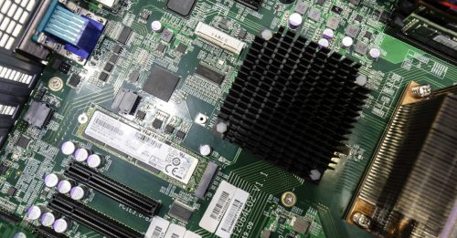 美拟推晶片1：1政策 电子制造服务业恐首当其冲