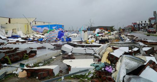 颱风“博罗依”侵袭越南 房屋损毁 11死17失踪