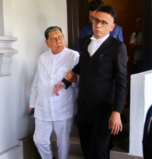 丹斯里 控了！涉挪用隆布大道逾3亿资金 阿布沙希控17罪｜附音频