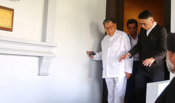 丹斯里 控了！涉挪用隆布大道逾3亿资金 阿布沙希控17罪｜附音频