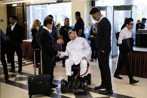 丹斯里 控了！涉挪用隆布大道逾3亿资金 阿布沙希控17罪｜附音频