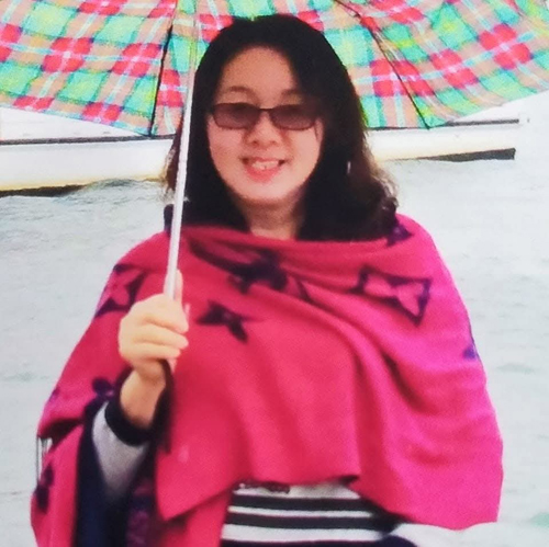 女死者傅瑞桃遗照。