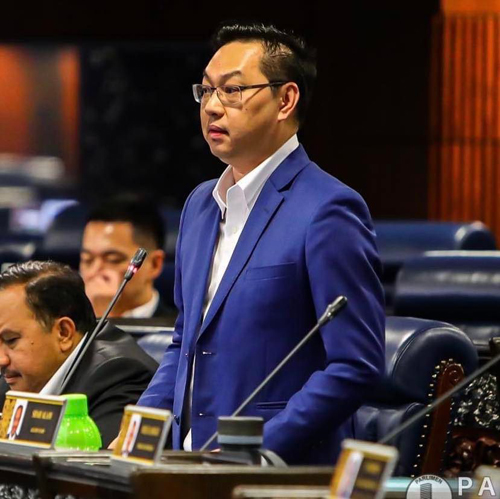 潘伟斯收到勒索电邮。