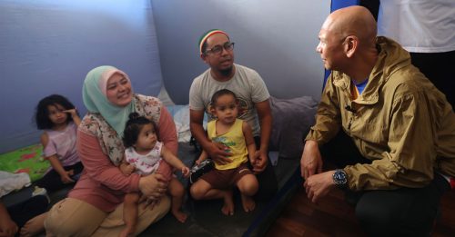 10万货运公交车可享汽油补贴 阿米占：335辆登记