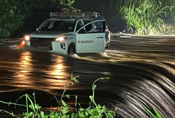 一名沙巴电力有限公司职员昨晚在根地咬甘榜当值时被急流卷走。