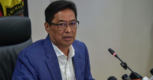 收贿助批准贷款申请 20银行职员将被控