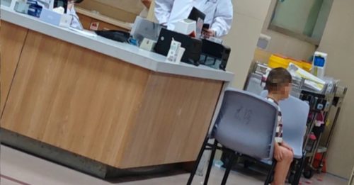 单亲妈妈倒毙寓所  2岁幼儿伴尸多日