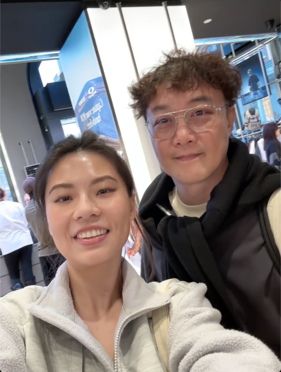 陈奕迅获赞是好老公的典范。