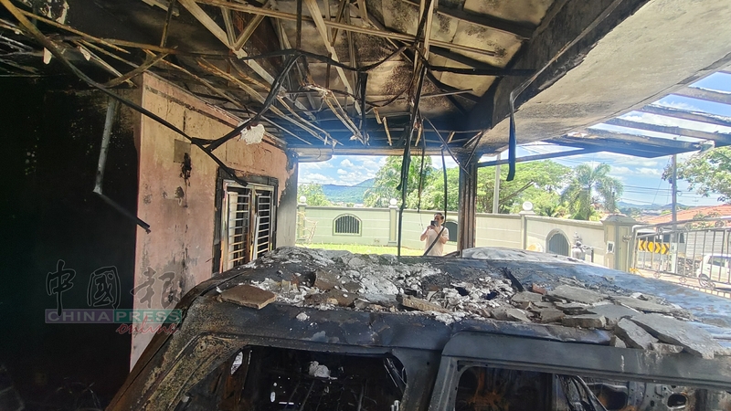 这起纵火案不仅吞噬了车房和两辆轿车，更令受害者遭受重大损失。