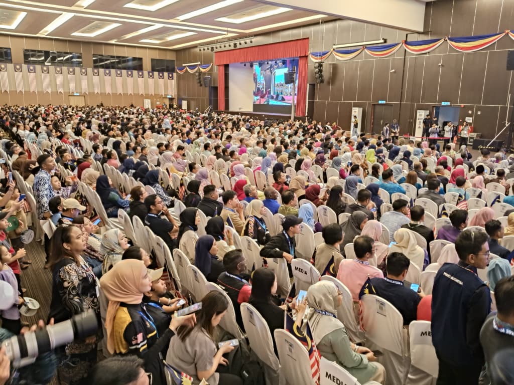 马来西亚日庆典现场座无虚席。