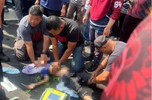 民众接力为男生做心肺复苏术，但也救不回他。