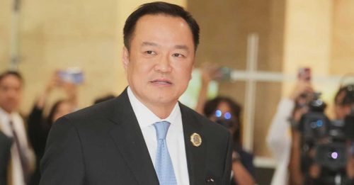 泰王批准内阁人选 阿努廷兼内政部长