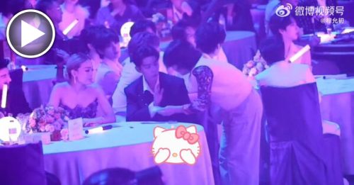 突遭女子强索签名 33岁顶流男星挥手拒绝惹议