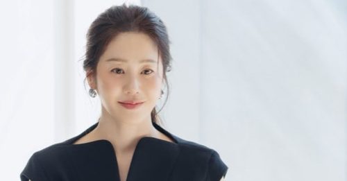 女星跳入海里救下6岁童星 母：大浪狂打都没放手