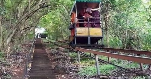 斯里兰卡缆车坠山坡 13僧侣7死4伤