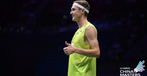 中国羽球大师赛｜2比1逆转王正行 艾塞申拒绝一轮游