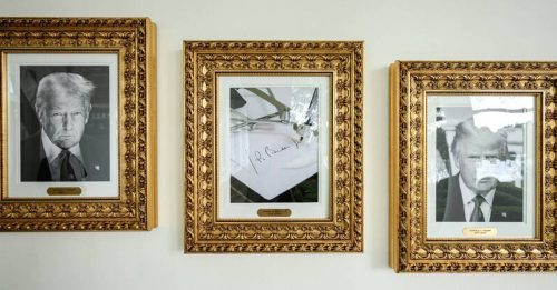 特朗普酸拜登最新招？ 白宫肖像换成自动签名机