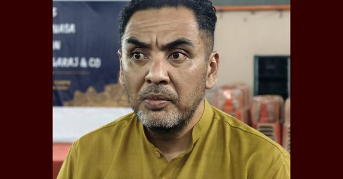 涉抽烟 霸凌 拥抱 亲吻 10中学生遭停学