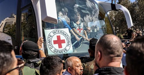 以军称已按协议 释放巴勒斯坦囚犯