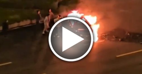 小米SU7失控撞致起火 车门打不开司机烧死